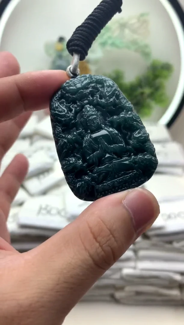 颈饰未镶嵌翡翠九龙观音