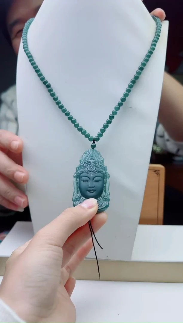 颈饰未镶嵌翡翠多样性发其一