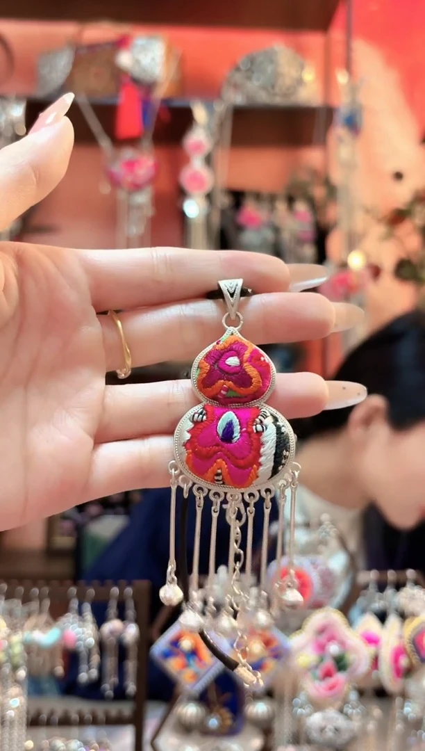 织绣云织谣民族风精美饰品196