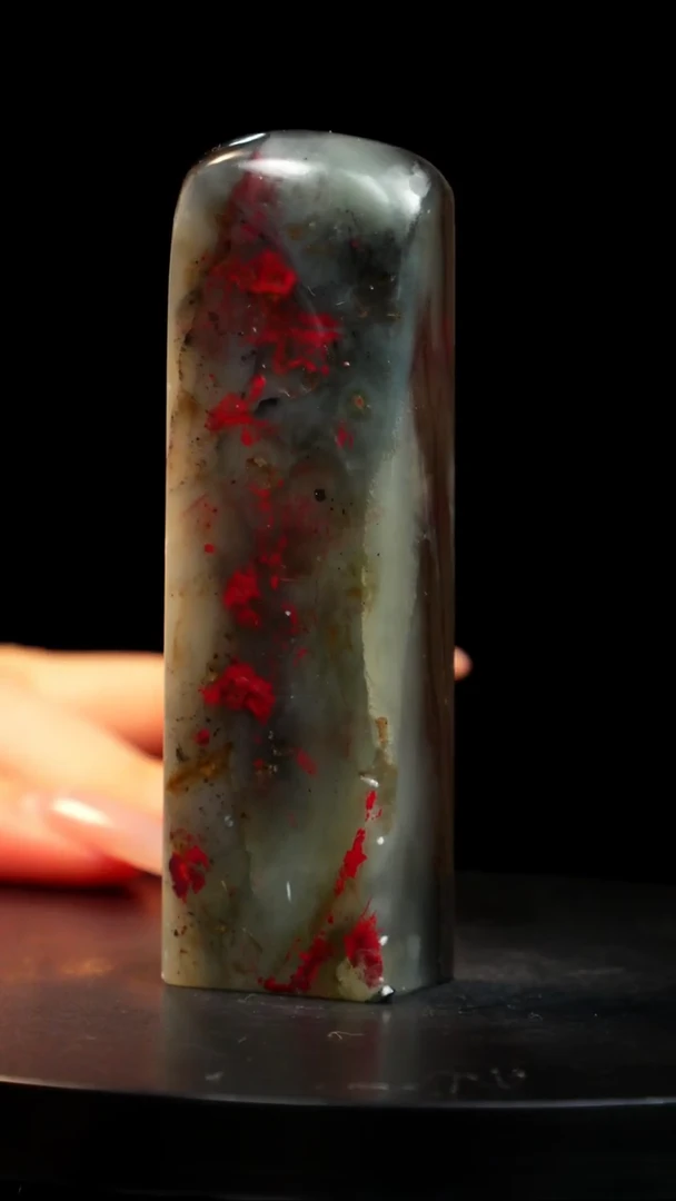 鸡血石玻璃冻鸡血石