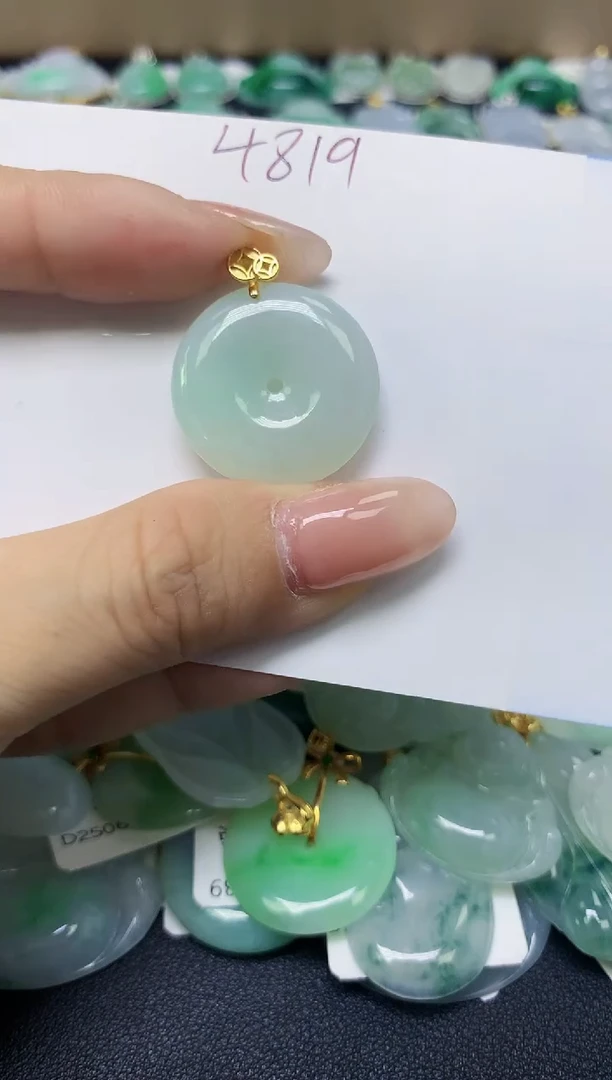 翡翠未镶嵌颈饰天然缅甸翡翠A货