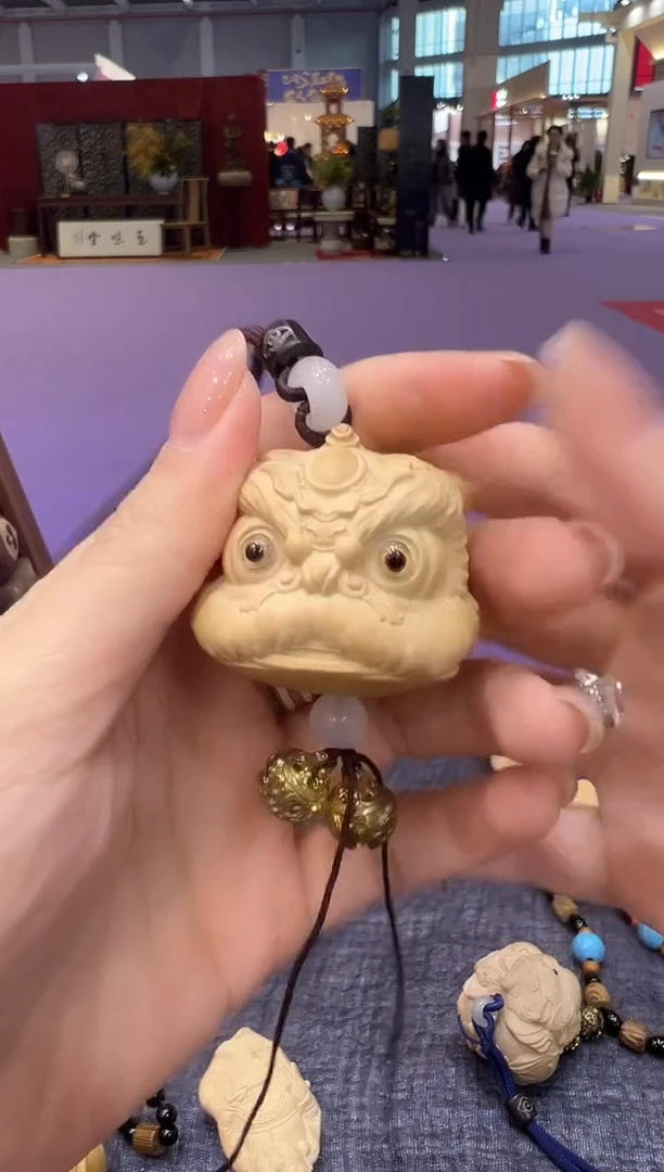 黄杨木木雕款《醒狮》黄杨木精致小挂件