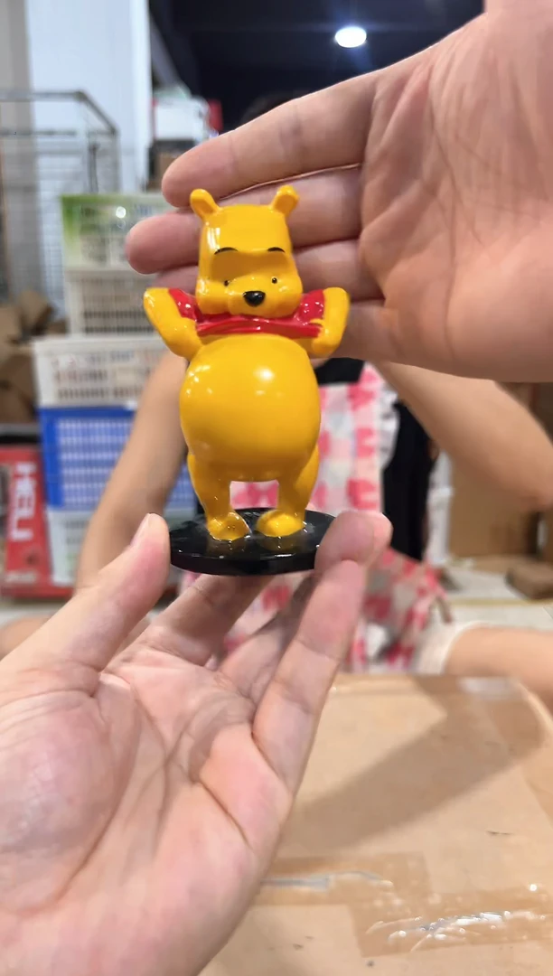 瓷片大肚子维尼小摆件 树脂