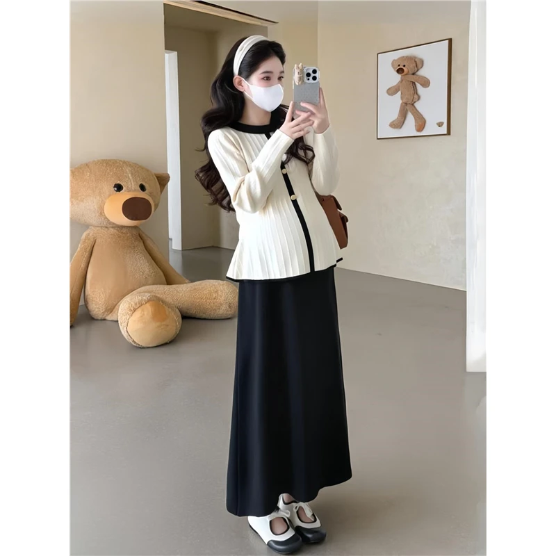 孕妇装秋冬小香风圆领毛衣高级感上衣2025新款气质减龄半身裙套装