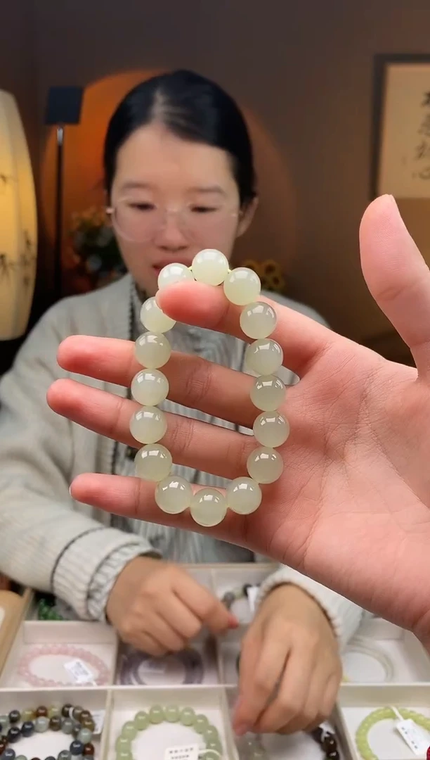 未镶嵌手链和田玉卡12左右晴水手串