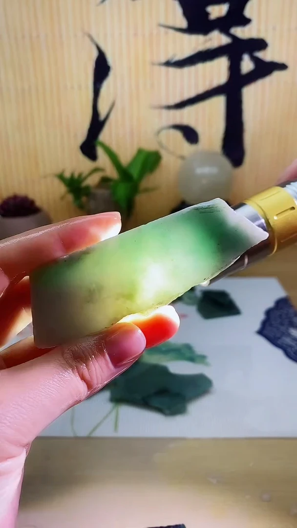 翡翠未镶嵌颈饰翡翠066