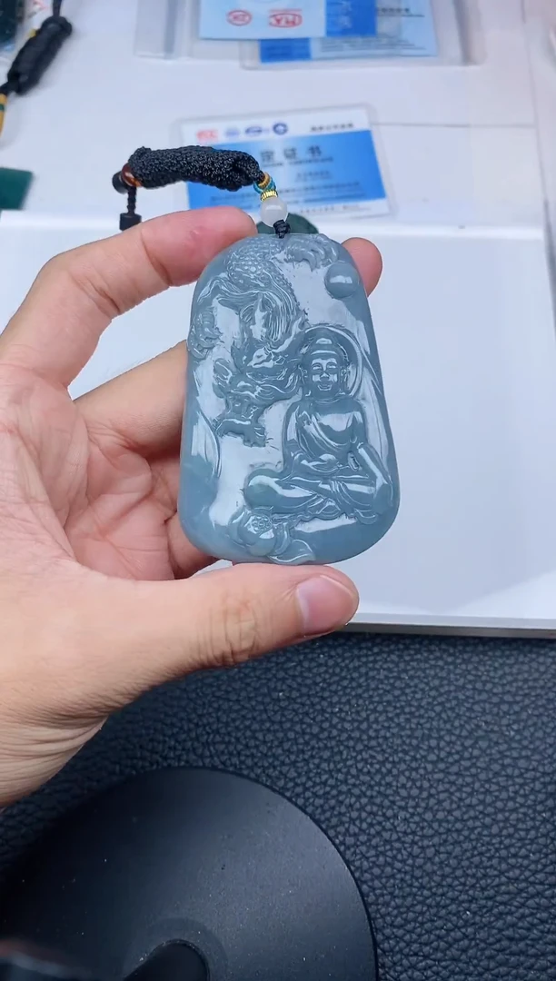 颈饰未镶嵌翡翠
