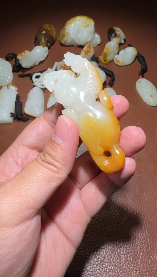 未镶嵌和田玉挂件爱*妇和田玉