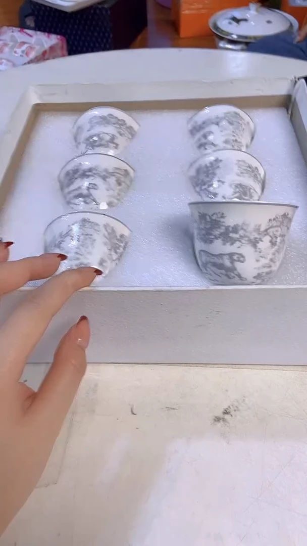 杯鸿辉家品牌瓷器，京东包邮！