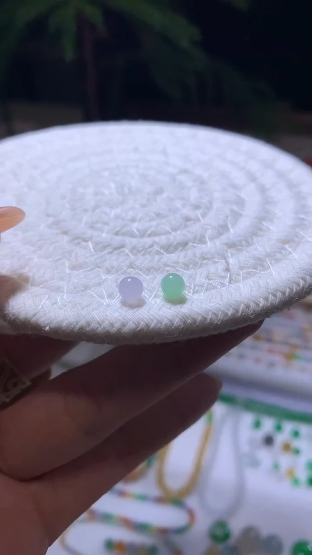 未镶嵌定制翡翠4.7-4.8卡珠子2个