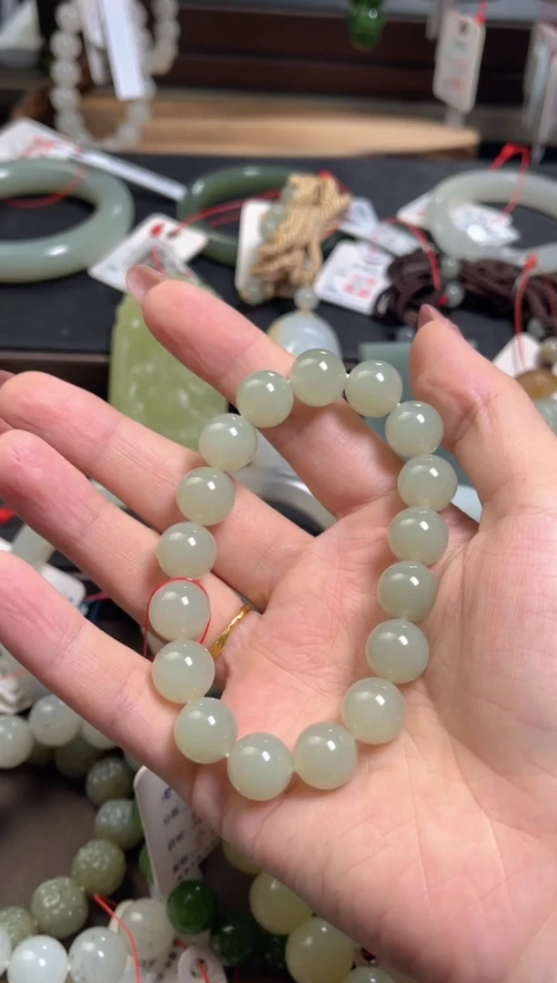 未镶嵌手串和田玉卡12且末青白 圆珠810142