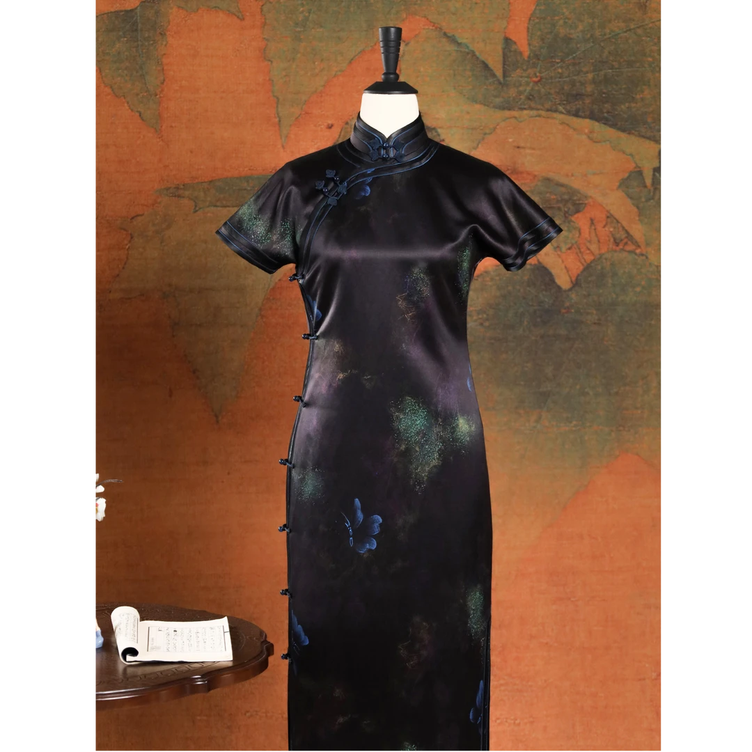 女神姑娘[月魄蝶]重缎皮子香云纱蝴蝶古法开襟长旗袍Q50624-5-60