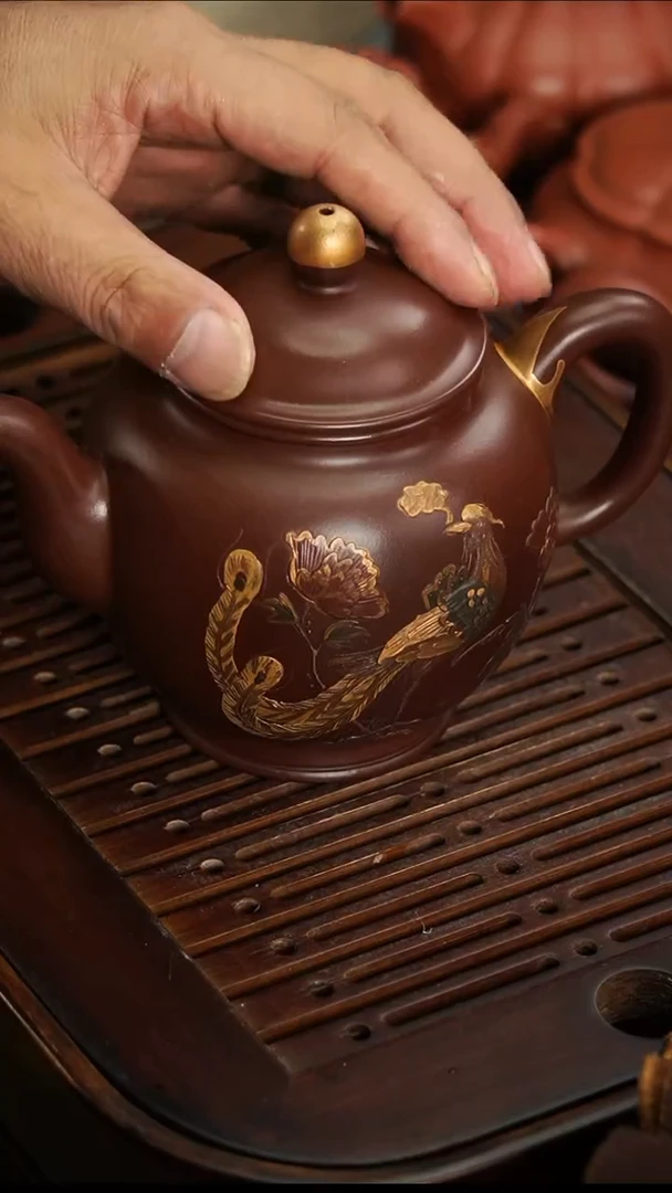 茶壶紫砂王*越宜兴紫砂黑心土宫灯400毫升