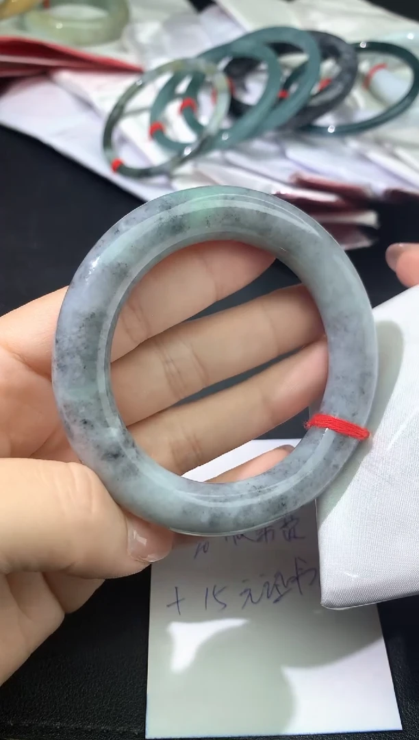 未镶嵌手镯翡翠手镯