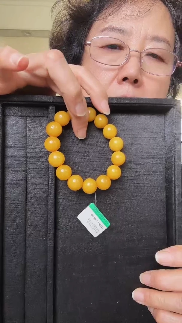 手串蜜蜡未镶嵌木***人1
