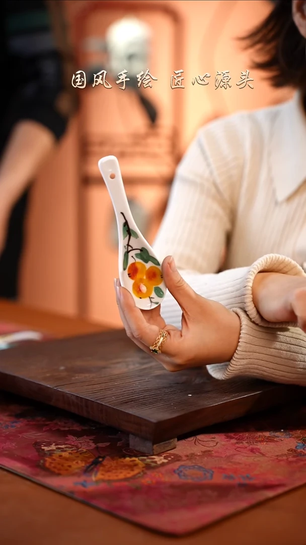 陶瓷景德镇高温釉中彩餐具勺子一只  福利