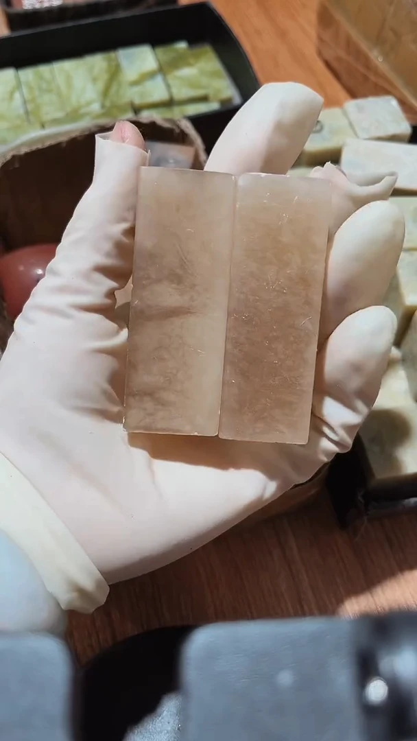 寿山石低***V瑕疵不规则章