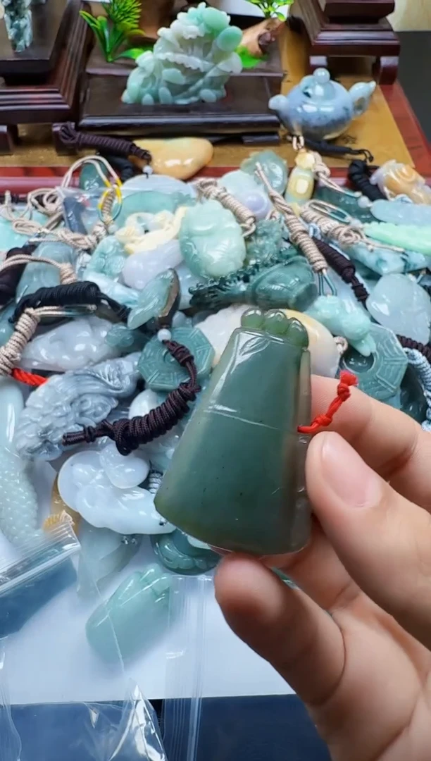 吊坠(不含链)未镶嵌翡翠1