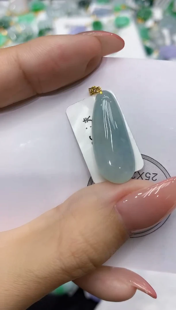 颈饰18K金镶嵌翡翠111111111111