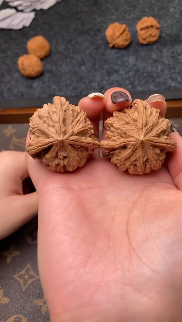 把件文玩核桃b272号42尺三棱