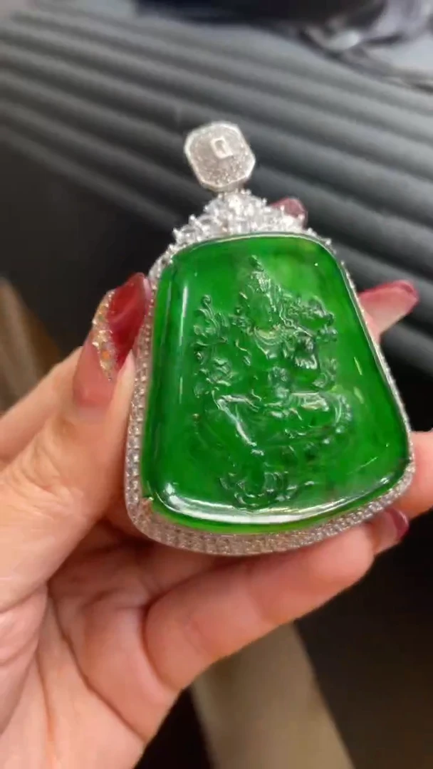 【闪购商品】翡翠颈饰未镶嵌      *245