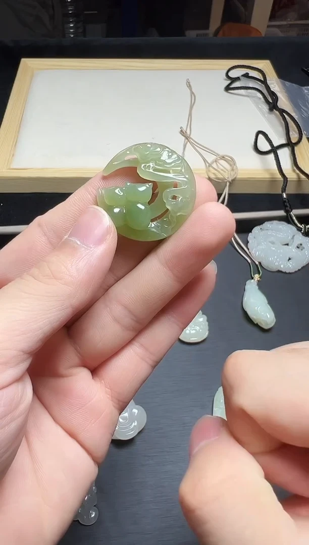 颈饰未镶嵌和田玉hd028翠青猫咪吊坠