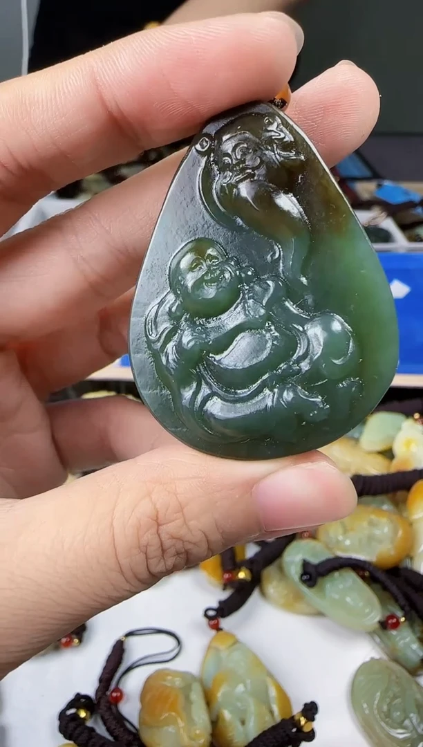 和田玉未镶嵌颈饰1