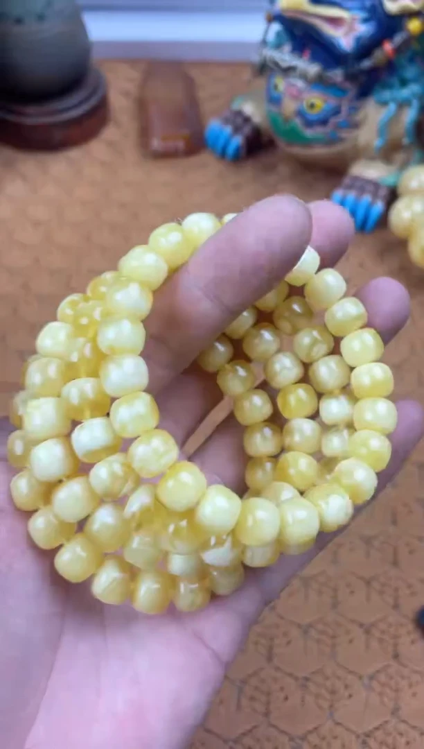 未镶嵌蜜蜡裸石WML8109多样性发其中一件