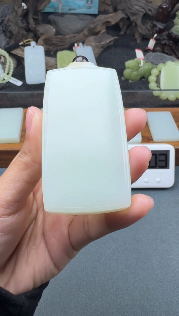 颈饰未镶嵌和田玉1