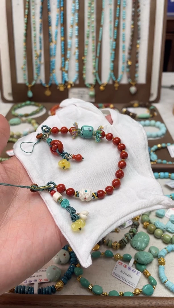 南红玛瑙未镶嵌珠宝奇石8