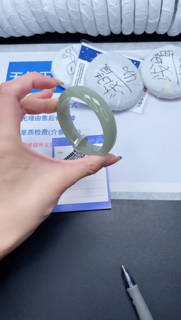 未镶嵌手镯石英质玉125-52.7DK
