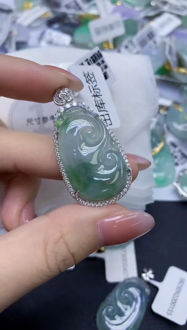 颈饰未镶嵌翡翠天然缅甸翡翠A货多样性发一件