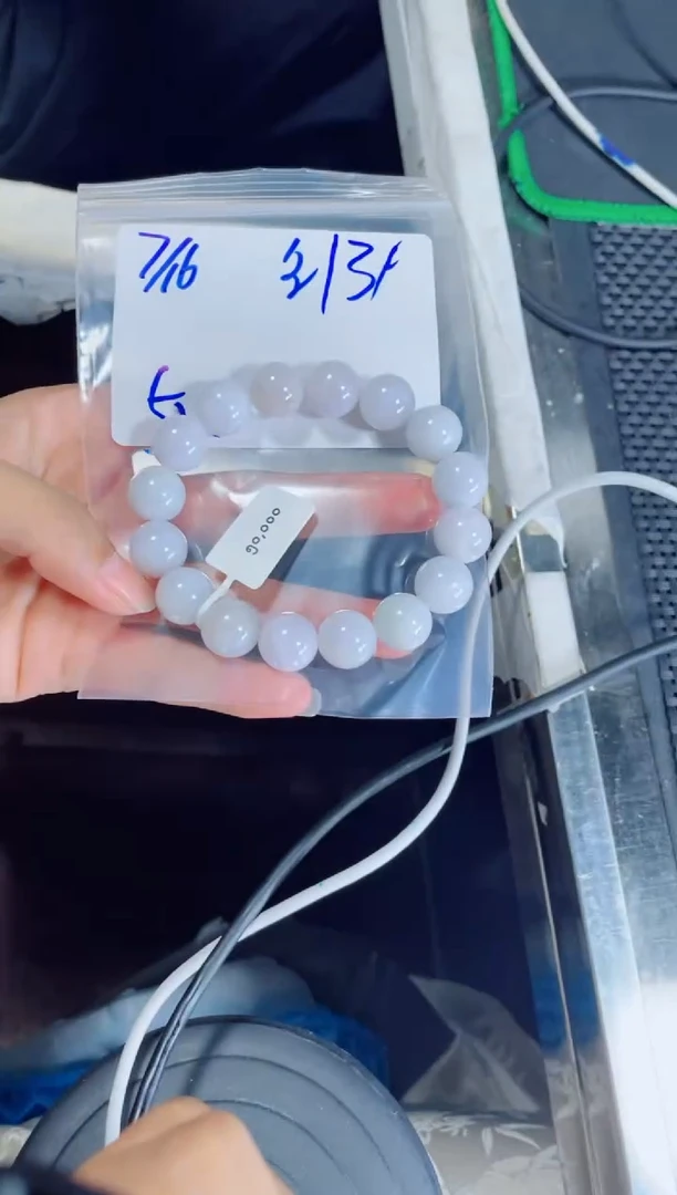 定制翡翠未镶嵌珠串