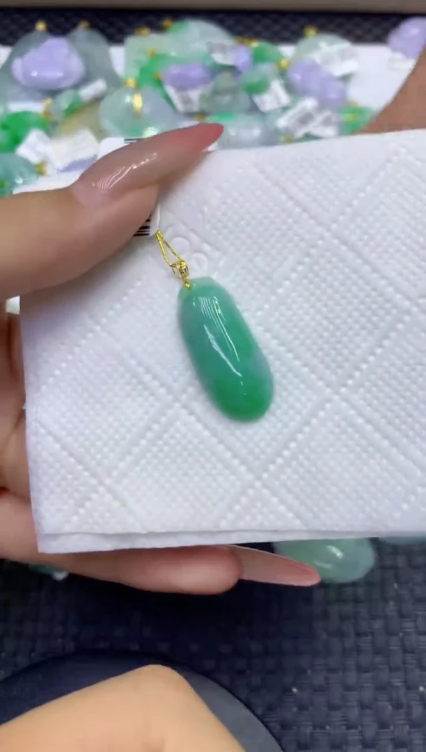 颈饰18K金镶嵌翡翠天然缅甸A货翡翠