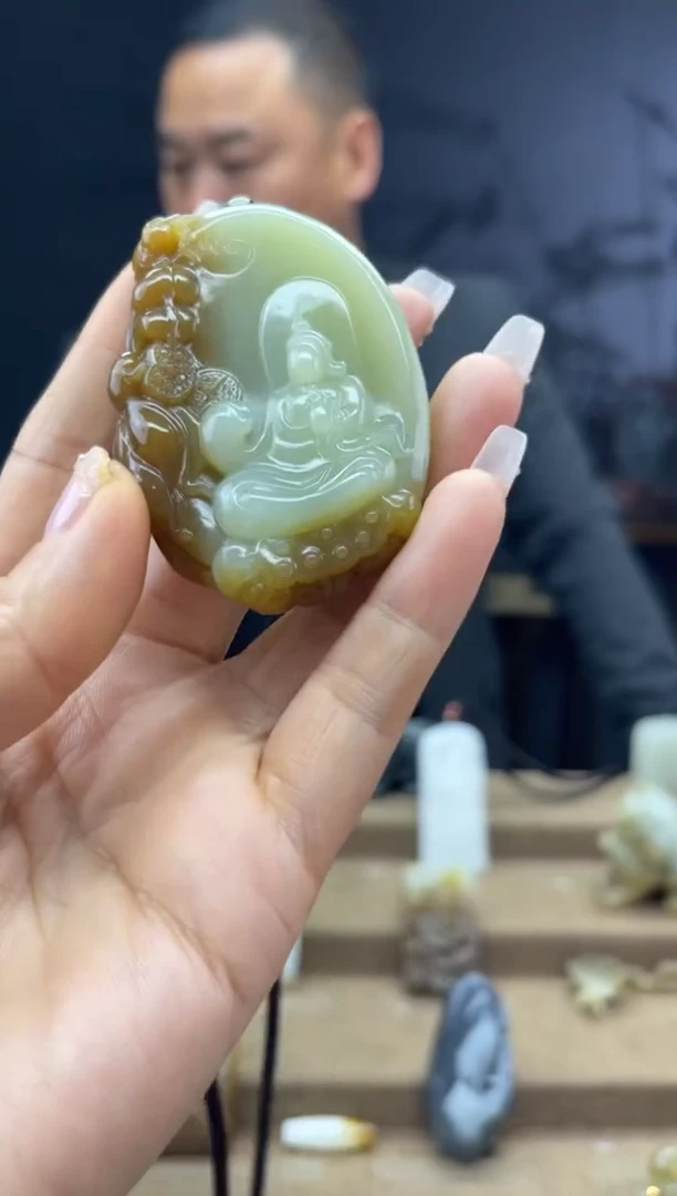 颈饰未镶嵌和田玉1