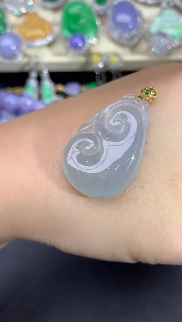 翡翠18K金镶嵌颈饰180-雪姐翡翠天天见