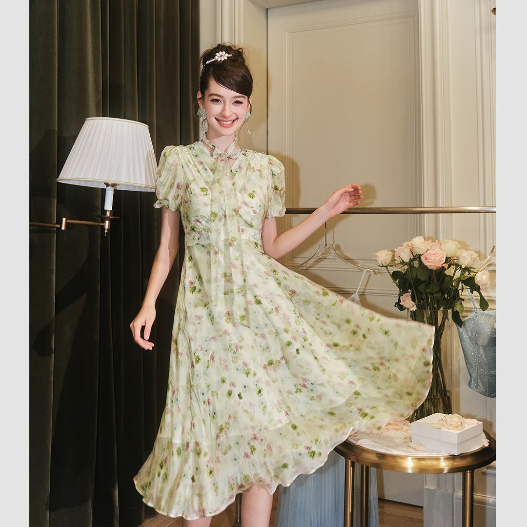 BeQueenStory【椿山密语】氛围感碎花V领收腰连衣裙