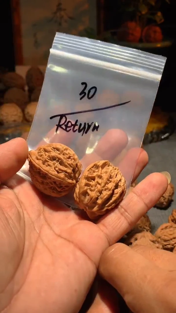 把件桃核R****_丰泰文玩虎头   36   尺寸左右
