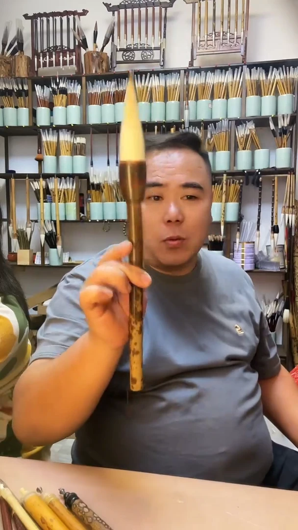 老梅鹿牛角羊兼毫一支