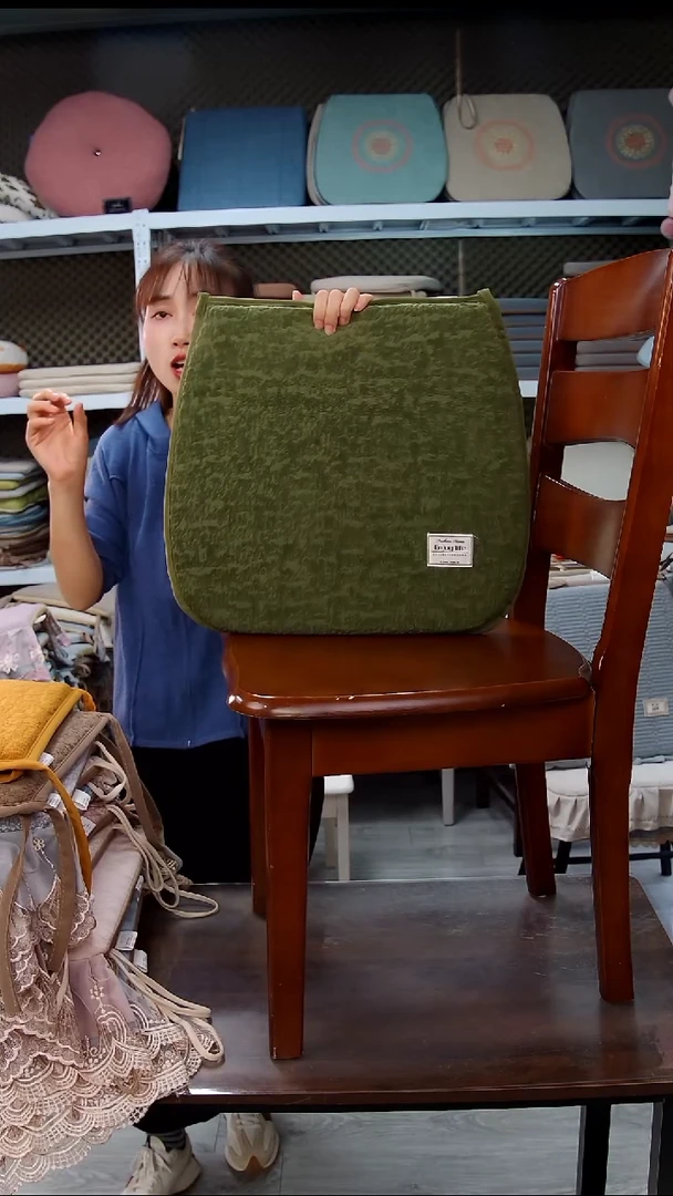 布雪尼尔云朵：绿是6个