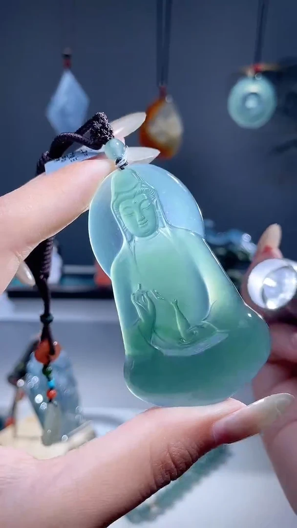 颈饰未镶嵌翡翠观音