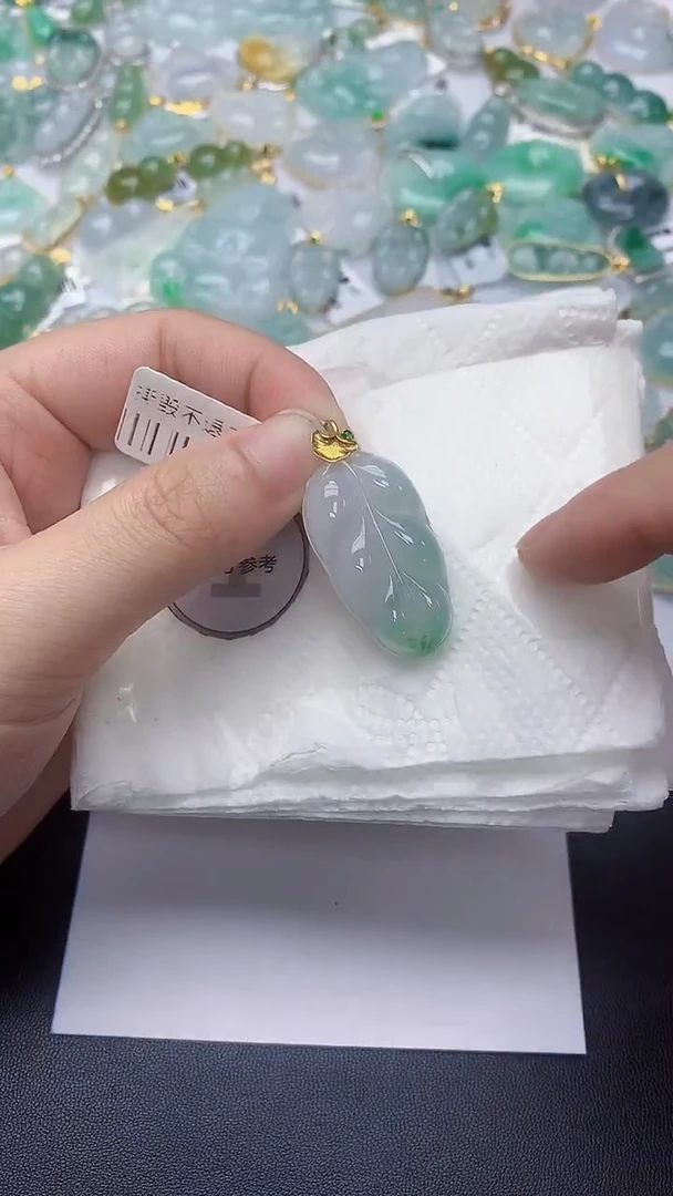 颈饰18K金镶嵌翡翠天然缅甸A货百元以上9元证书费自理