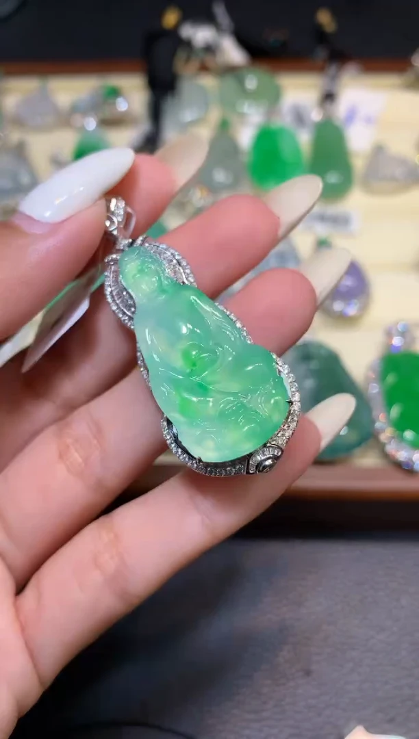 颈饰未镶嵌翡翠1