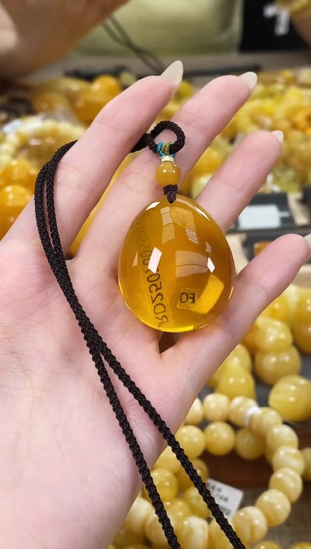未镶嵌琥珀裸石j145