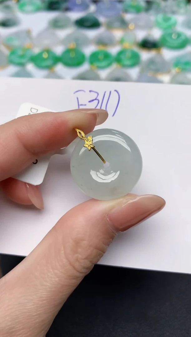 颈饰18K金镶嵌翡翠天然缅甸A货翡翠百元以上9元证书费自理