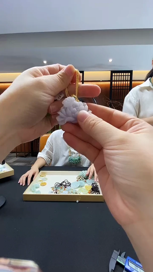 颈饰未镶嵌翡翠吊坠