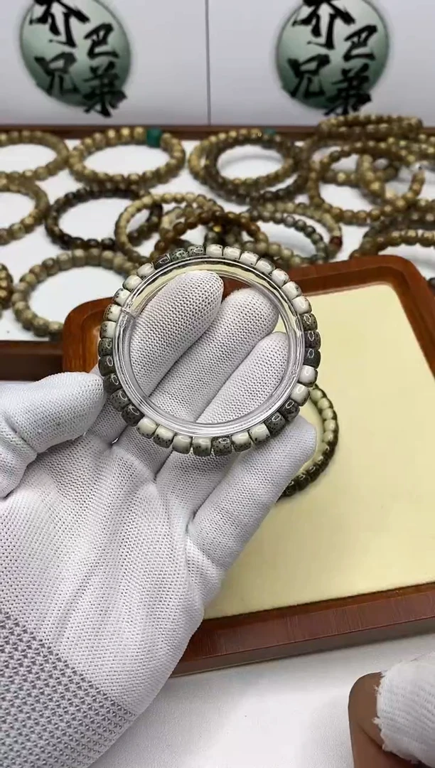 星月菩提手串316    石玉料直切河豚7*6mm礼盒