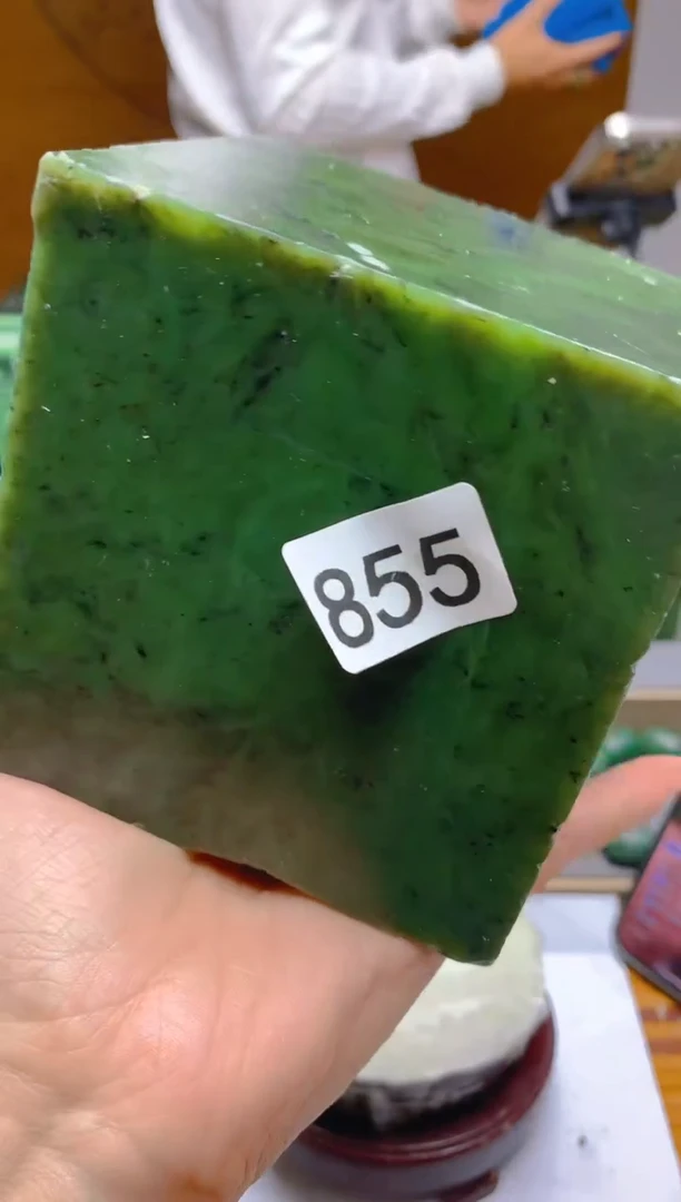 和田玉（碧玉）未镶嵌珠宝半成品1