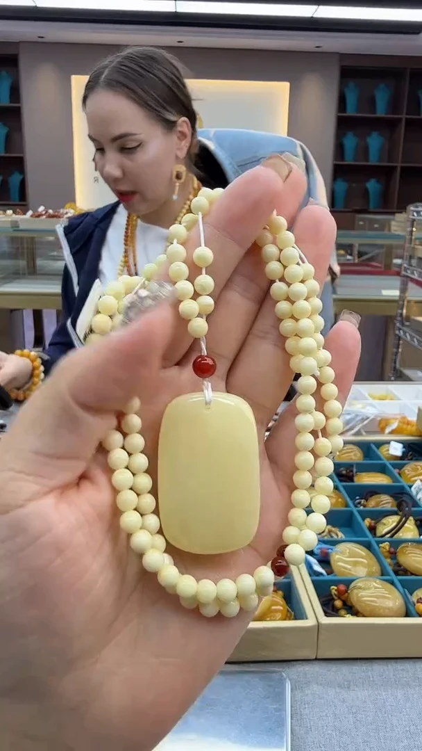 琥珀颈饰未镶嵌87秒拍号 假一罚三