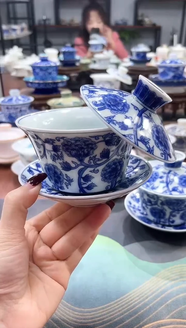 【闪购商品】320釉下仿古青花缠枝莲盖碗